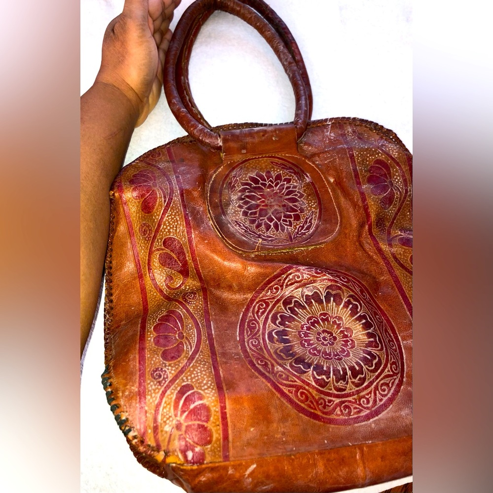 Vintage Unbranded Intricately Detailed, And Thin, Leather Bag (Needs TLC)